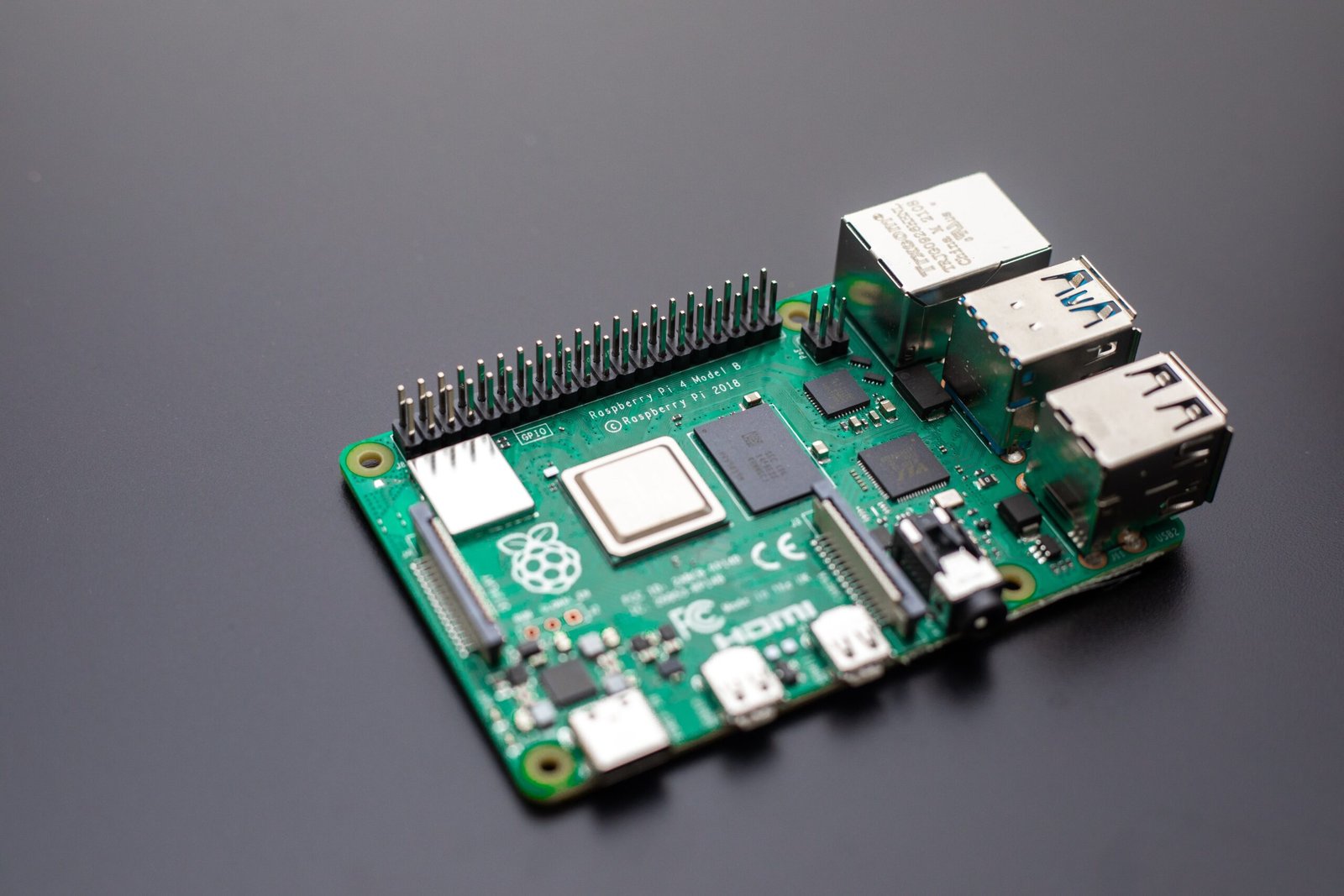 Raspberry Pi 4 - Best single board computer for projects